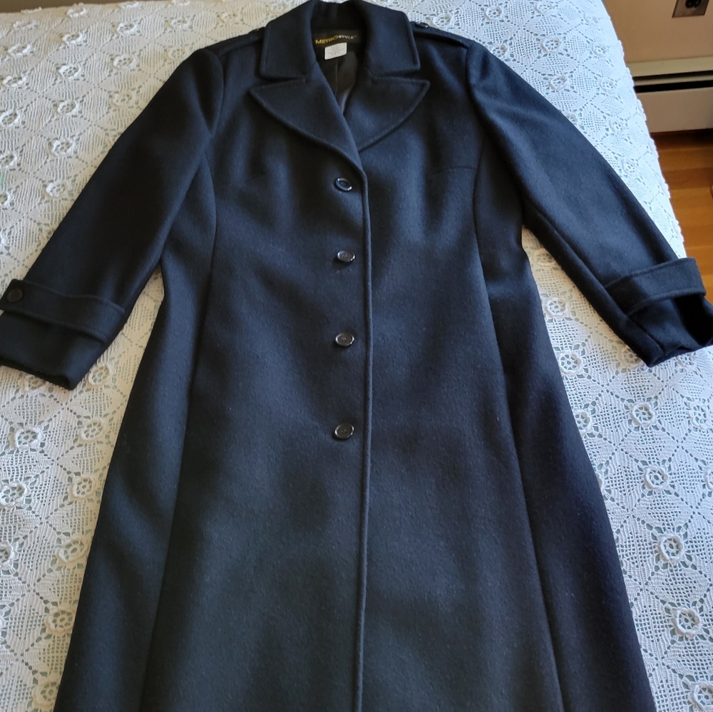 100% Wool Winter Coat | Like New | Petite Size 6 | Black | MetroStyle